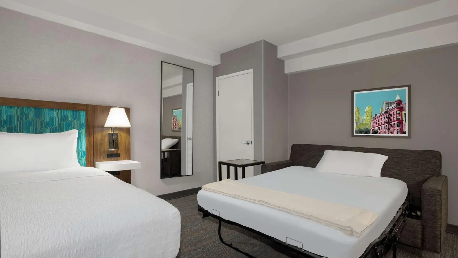 מלון Hampton Inn & Suites By Hilton Toronto Downtown