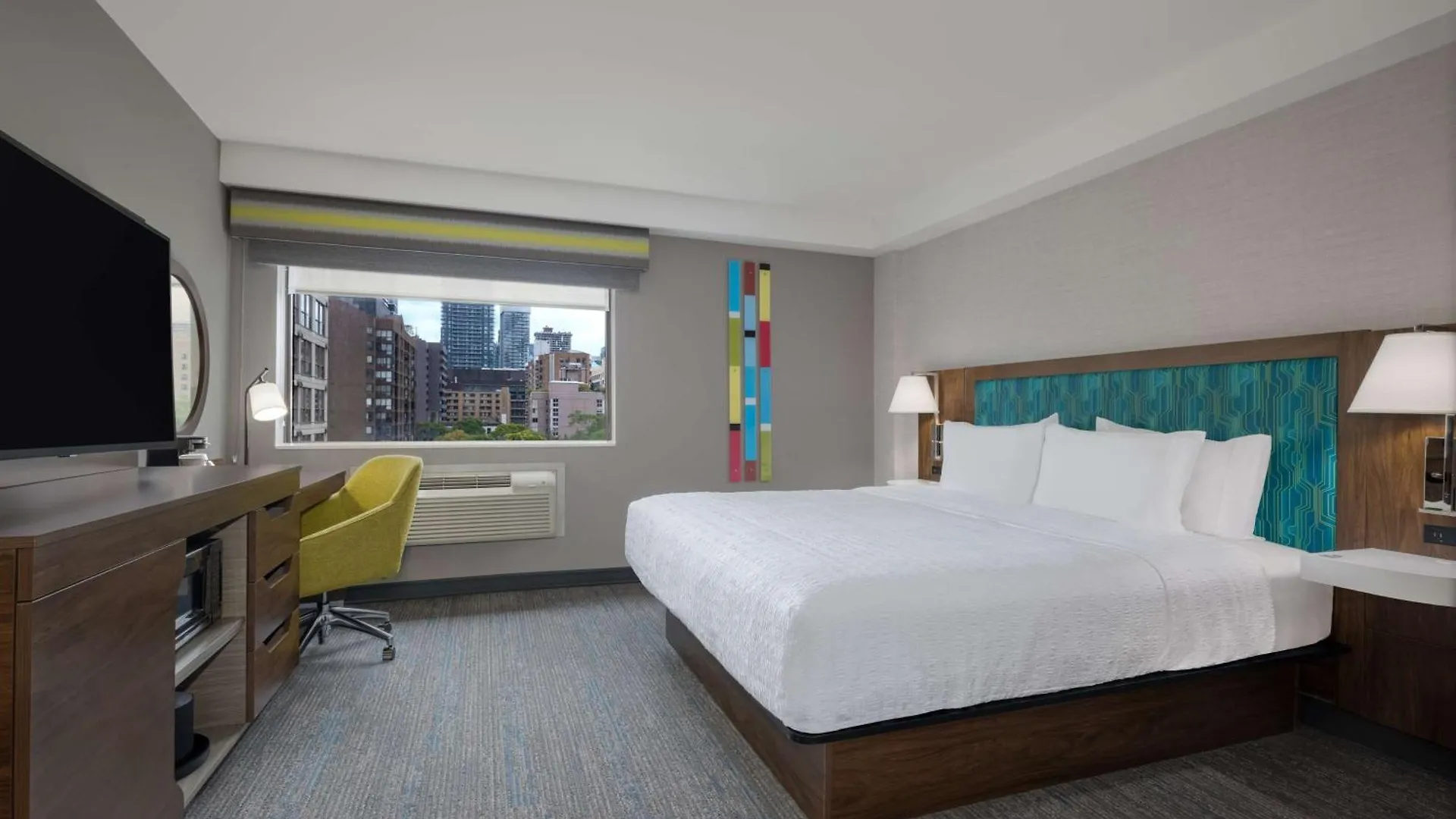 Hampton Inn & Suites By Hilton Toronto Downtown מלון