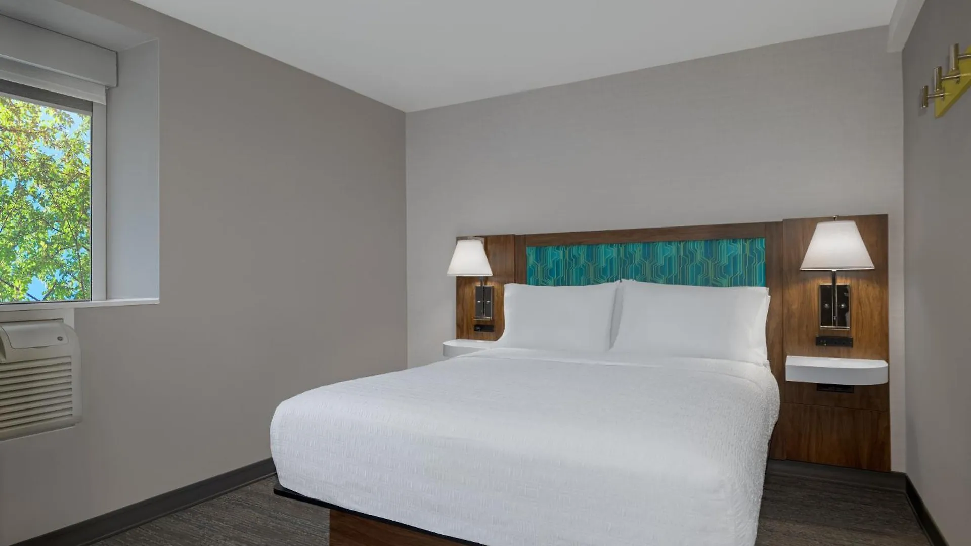 מלון Hampton Inn & Suites By Hilton Toronto Downtown