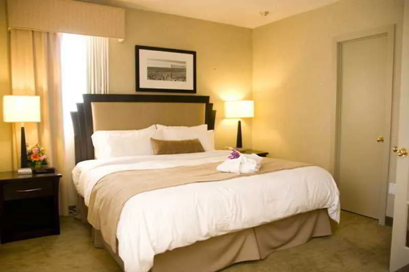 *** מלון Hampton Inn & Suites By Hilton Toronto Downtown קנדה