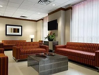 *** מלון Hampton Inn & Suites By Hilton Toronto Downtown קנדה